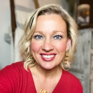 Meet your Posher, Becca